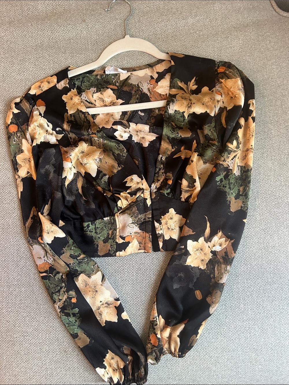 Floral Long-Sleeve Cropped Top - Black and Green